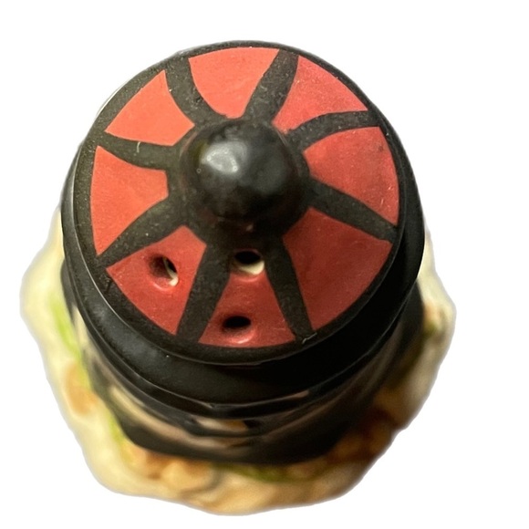 VINTAGE Lighthouse Ceramic SEASONING Shaker (single shaker) - Picture 11 of 16